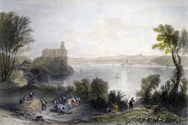 Castillo de Persenberg en Alemania. En primer plano, los carpinteros trabajando. Grabado del siglo XIX