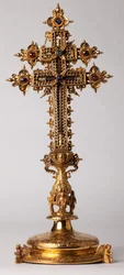 Cruz relicario. Orfebrería con joyas. Abadía de origen (Saint-Amand Tournai, ex-Elnone. Siglo XVI.