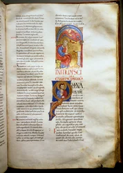 El Evangelio de San Lucas representa con el toro Página de una Biblia iluminada (Ms.721-Foglio 223r.) del comienzo del siglo XII. Roma, Biblioteca Casanatense