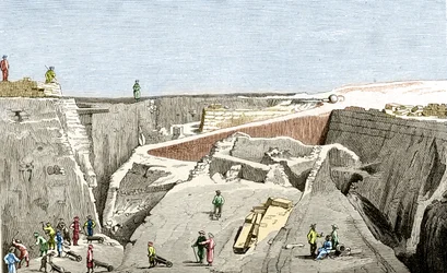 Excavaciones de Troya dirigidas por Heinrich Schliemann, siglo XIX.