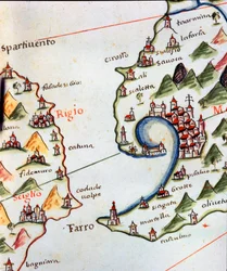 Vista del estrecho de Mesina entre Calabria y Sicilia en Italia. Detalle del portulano de Castellini