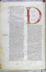 Una página de la Biblia del siglo XI con la letra D mayúscula