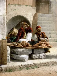 Vendedores de pan en Jerusalén. Foto cromo entre 1890-1900.
