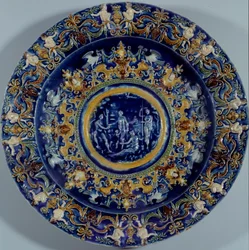 Gran plato de loza policromada con una representación del Juicio de Paris. 1550-1600