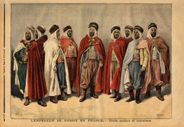 Los jefes árabes y tunecinos encargados de la guardia de honor del zar Nicolás II durante su visita a Francia. (Si Hamza, jefe de los Uleds Sidi jeques; Si Mohammed ben Gana, agá de los Zibans; Si Ferhat Mouly, caíd de los Beni Maaida; Si Lakdan, agá de