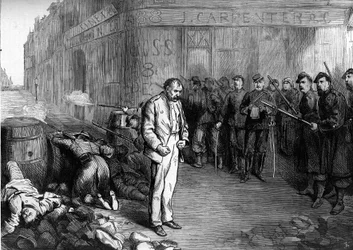 La Comuna de París en 1871. Un federado (comunero) tomado prisionero en la esquina de las calles Montmartre y Aboukir es expuesto al fuego de una barricada que los federados han levantado. Sus compañeros habían abandonado la barricada, pudo huir pero rápid