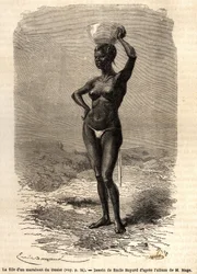 La hija de un morabito de Oualet (Mauritania), llevando una jofaina sobre la cabeza para hacer jabón negro. Grabado que ilustra el viaje al Sudán occidental del teniente de marina M. Mage, 1863-1866, publicado en „Le Tour du monde, nouveau journal des