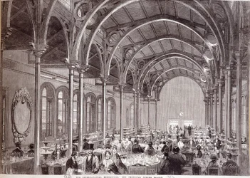 Vista del restaurante principal de la Exposición Internacional de 1862 en Londres.