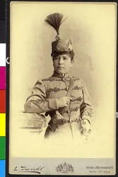 Mujer uniformada