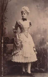 Baronesa Marie Alexandrine "Mary" von Vetsera (19 de marzo de 1871 - 30 de enero de 1889) (foto)