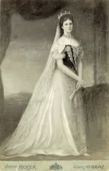 Isabel, emperatriz de Austria y reina consorte de Hungría (24 de diciembre de 1837 - 10 de septiembre de 1898) (foto)