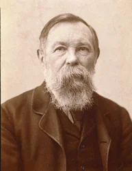 Friedrich Engels era un (foto)