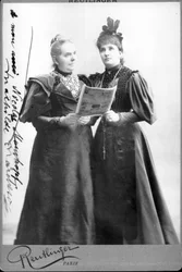 Cantante alemana Mathilde Marchesi (1821-1913) y cantante australiana Nellie Melba (1861-1931). Fotografía de finales del siglo XIX