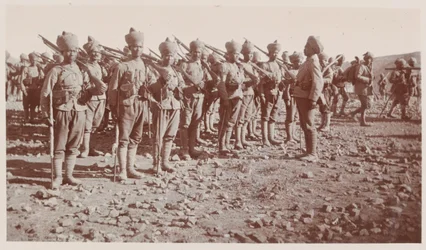 Soldados del Ejército Indio desfilando durante operaciones en Waziristán
