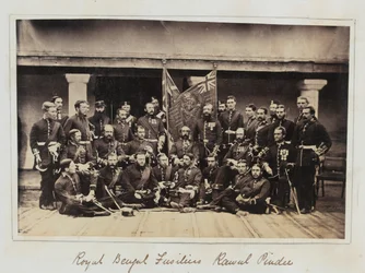Miembros del 101º Regimiento de Infantería (Royal Bengal Fusiliers) en Rawalpindi