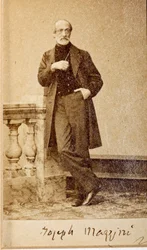 Retrato de Giuseppe Mazzini, con autógrafo (foto en b/n)