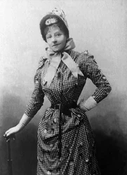 Retrato de Gyp (Sibylle Gabrielle Marie Antoinette Riquetti de Mirabeau, Condesa de Martel de Janville) (1849-1932), novelista francesa, autora de más de 120 libros, incluyendo "Ce que femme veut" en 1883. Sobrina nieta de Mirabeau. Fotografía