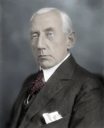 Retrato de Roald Amundsen (1872 - 1928).