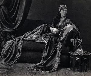 Retrato de una dama turca. Fotografía, finales del siglo XIX, París. Coll. Selva.