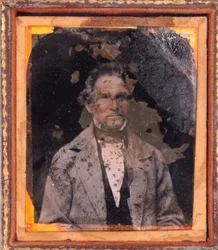 Retrato de un hombre. Daguerrotipo enmarcado circa 1850.