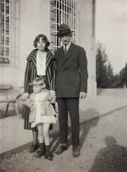 Tres miembros de la familia Torrigiani en la Villa de Vico d
