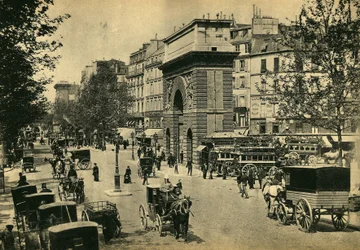 Vista de la Porte Saint Denis, en París. Fotografía, finales del siglo XIX, París. Colección Selva