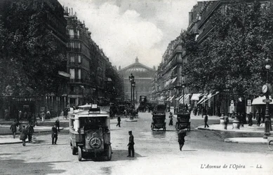 Vista de la Avenida de la Ópera en París 1905 - 1910 aprox.(postal)