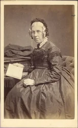 Mujer con un libro, hacia 1860 (fotografía)