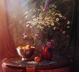 Naturaleza muerta con flores silvestres y melocotones