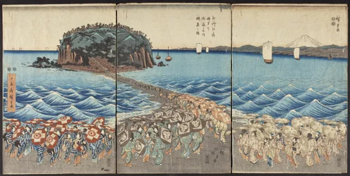 Multitudes visitando el santuario de Benzaiten en Enoshima, provincia de Sagami, con motivo de la visita especial