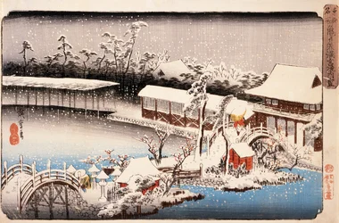 Vista del santuario Kameido Tenmangū bajo la nieve