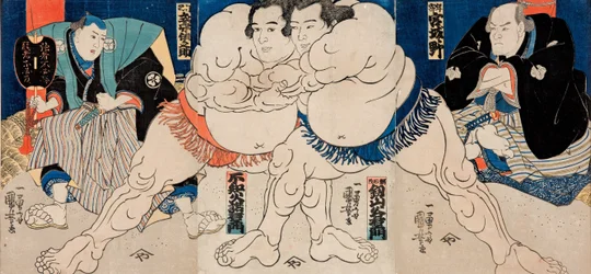 Los luchadores de sumo Shiranui Dakuemon (en el centro a la izquierda) y Tsurugizan Taniemon (en el centro a la derecha), junto al árbitro Shikimori Inosuke y al juez sentado (a la izquierda), así como el veterano luchador (retirado) Miyagino (a la derecha