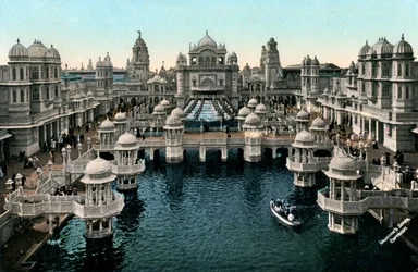 Patio de Honor, Exposición Internacional Imperial, Londres, 1909.