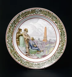 Un plato de porcelana de propaganda soviética, que representa a un soldado del Ejército Rojo, un trabajador y un campesino