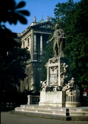 Monumento en homenaje al compositor austríaco Wolfgang Amadeus Mozart (1756-1791). Escultura de Victor Tilgner (1844-1896) 1896. Viena, Burggarten, Austria