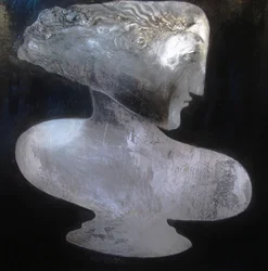 Elegante perfil plateado