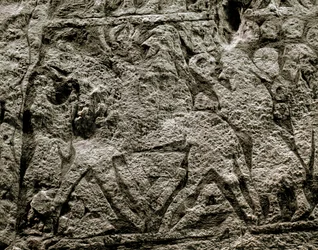 Los muertos montando el caballo de Odín, detalle de una piedra funeraria vikinga, siglo VII-VIII d.C.