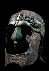 Arte pre-vikingo: casco de guerrero, siglo VI-IX Era de las migraciones