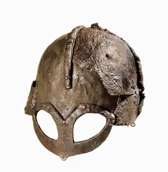 Casco vikingo Gjermundbu, encontrado en Ringerike, Noruega