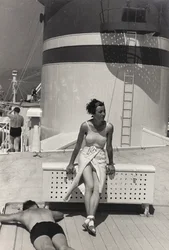 Una pareja a bordo del crucero "Oceania", del álbum "At the Edge of Oceania 28th July to 10th August 1935".
