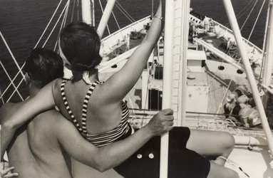 Pareja a bordo del crucero "Oceania", del álbum "At the Edge of Oceania 28th July to 10th August 1935".