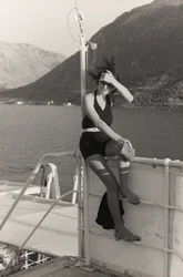 Retrato de una mujer a bordo de un crucero, del Álbum "Corfú, Atenas y la bahía de Kotor