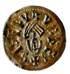 Tremissis (o triens) del Rey Sisenando, acuñado en Caesaraugusta (Zaragoza), España, siglo VII (moneda)