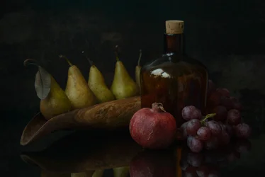 Bodegón oscuro con frutas