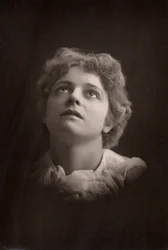 "Olga Brandon (n1865) Actriz nacida en Australia. (woodburytype)