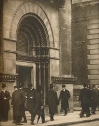 Un Vistazo a Lothbury al Mediodía en un Día Laboral, c1935