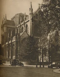 Catedral de Bloomsbury: La Iglesia Católica Apostólica en Gordon Square, c. 1935