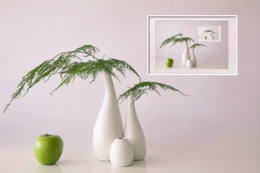 Naturaleza muerta minimalista con manzana verde