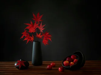 Naturaleza muerta con arce rojo