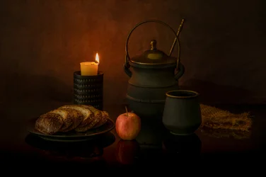 Cena rústica a la luz de las velas
